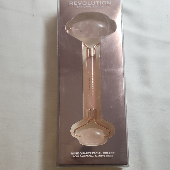 Revolution Skincare Rose Quartz Roller - Picture 1 of 2